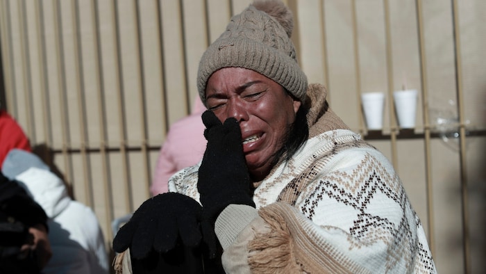 Die kolumbianische Migrantin Margelis Tinoco (48) weint – sie wurde von den USA abgewiesen.