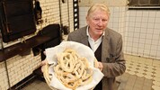 Adreas Strohmayer in seinen nahezu gistorischen Gemäuern am Karlau Platz