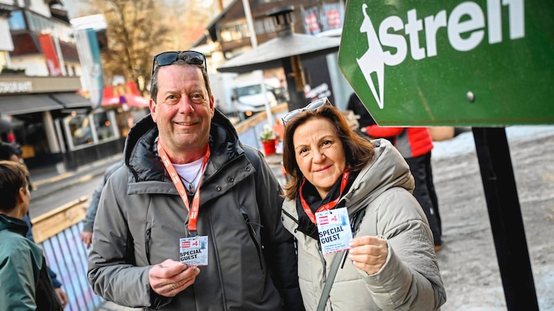 Toni and Karin Rieder from Wörgl had wanted to win for a long time, and on Friday they were finally invited to the "Krone" Super-G. "We were really delighted," beamed Karin as she greeted them. (Bild: Wenzel Markus)