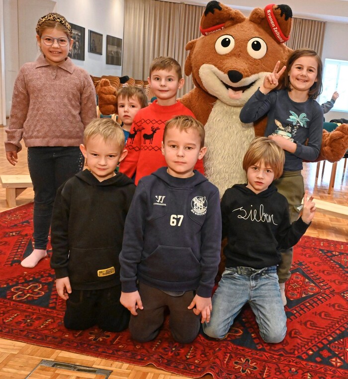 The Lesefuchs mit begeisterten Lesefüchsen