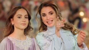 Prinzessin Iman und ihre Mutter, Königin Rania  (Bild: AFP/Office of Her Majesty Queen Rania Al Abdullah)