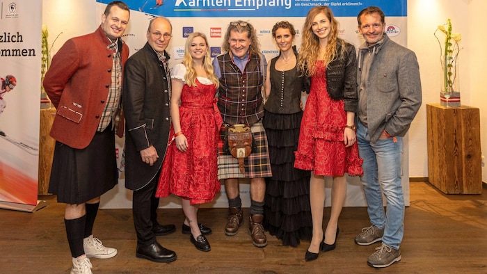 Eingekleidet wurde das „Krone“-Team von Thomas Rettl (li.).