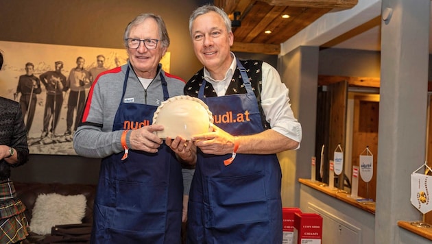 Ski legends Franz Klammer and Fritz Strobl did not miss the "Kasnudel-Party"! (Bild: Kulmer)