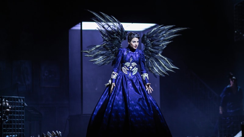 Hell's vengeance boils in the heart of the Queen of the Night (Serena Sáenz). (Bild: (c) Wiener Staatsoper Sofia Vargaiova)