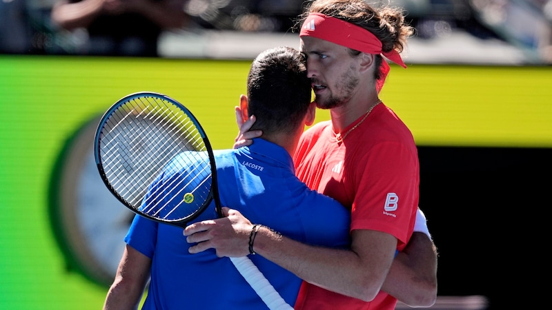 Novak Djokovic und Alexander Zverev (Bild: Copyright 2025 The Associated Press. All rights reserved)