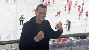 99ers-Präsident Herbert Jerich drückt den Grazer Eishockey-Cracks auf der Tribüne die Daumen. (Bild: Christoph Kothgasser)