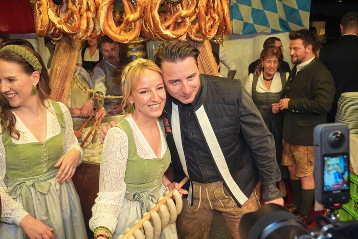 Andreas Gabalier kam nicht nur für die Weißwürste, war der Überraschnungs-Act.