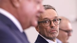 Die Koalitionsverhandlungen zwischen ÖVP und FPÖ (im Bild Parteichef Herbert Kickl) sind gescheitert. Die Salzburger sind von den Politikern enttäuscht. (Bild: AFP/Alex HALADA)