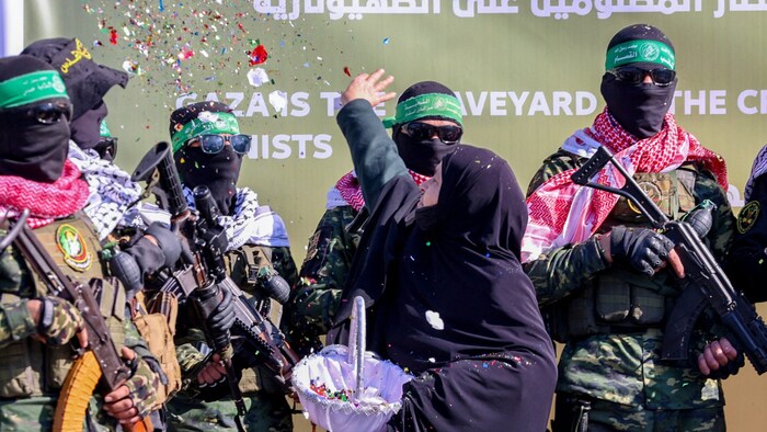 Die Hamas machte aus der Übergabe eine Show.