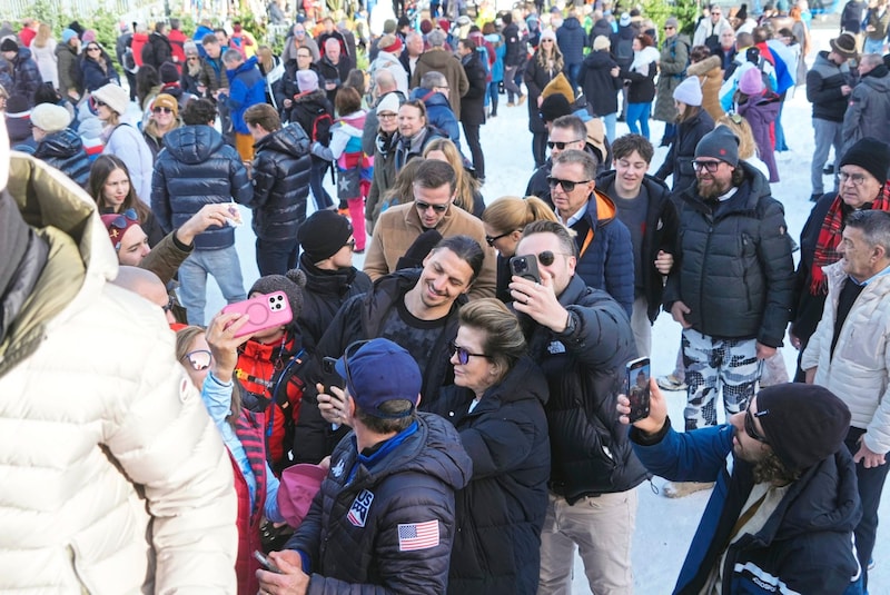 Schoss eifrig Fan-Selfies: Superstar Zlatan Ibrahimović (Bild: Pail Sepp)