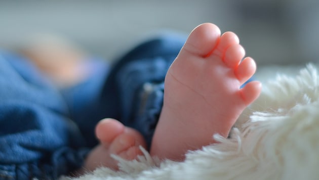 Die Mutter hat im Babynest in Linz 20 Minuten Zeit, sich zu verabschieden, nach dieser Zeit wird Alarm ausgelöst. (Bild: JOHANNA SCHLOSSER)