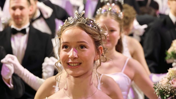 Click through the impressions of the dress rehearsal of the polonaise, choreographed by Ingrid and Jörg Dietrich as well as Conny Leban-Ibrakovic and Helmut Nebel