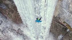 Spektakuläre Bilder liefert das Eisklettern in Breitenau.