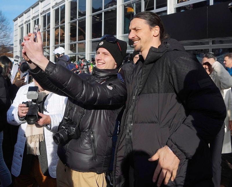 Schoss eifrig Fan-Selfies: Superstar Zlatan Ibrahimović (Bild: Pail Sepp)