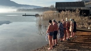 Im idyllischen Ambiente des Ossiacher Sees schlugen sich die Workshopteilnehmer wortwörtlich durchs Eis. (Bild: Melanie Leitner)