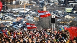 Wie nach Kitzbühel (Bild) und Schladming pilgern die Fans zu Zehntausenden zur Ski-WM nach Saalbach-Hinterglemm. (Bild: Wenzel Markus/Markus Wenzel)