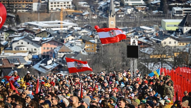 Wie nach Kitzbühel (Bild) und Schladming pilgern die Fans zu Zehntausenden zur Ski-WM nach Saalbach-Hinterglemm. (Bild: Wenzel Markus/Markus Wenzel)