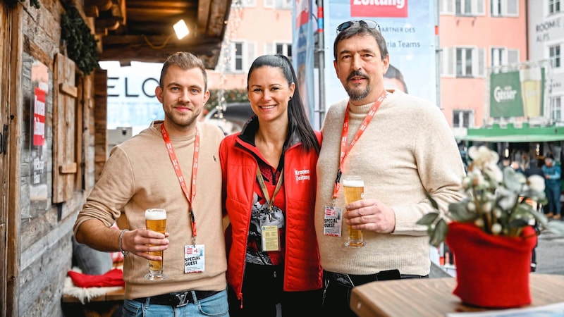 Daniel Nothdurfter and Josef Gufler from Ebbs - pictured with Jasmin Steiner ("Tiroler Krone") - said: "The 'Krone' World Cup house is the perfect place to retreat. Brilliant!" (Bild: Wenzel Markus/Markus Wenzel)