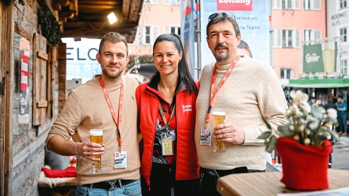 Daniel Nothdurfter und Josef Gufler aus Ebbs – im Bild mit Jasmin Steiner („Tiroler Krone“) – ...