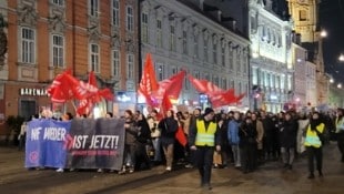 Der Demonstrationszug führte durch die Grazer Herrengasse.  (Bild: Traby Jakob)