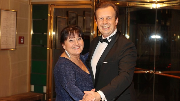 Manuela Khom auf der Grazer Opernredoute 2025. Auch Landesrat und ÖVP-Kollege Karlheinz ...