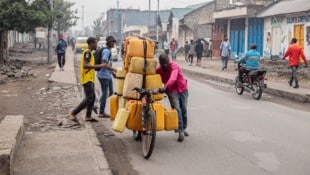 Regelmäßige Konflikte unter anderem mit dem Nachbarland Ruanda lösen in der DR Kongo immer ...