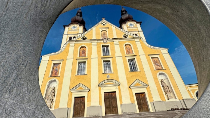 Zur Basilika Maria Loreto in St. Andrä führt die erste Wallfahrt der Krippenbauer Österreichs.