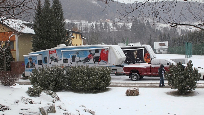 Miller's camper at the parking lot of the Sporthotel Royer. (Bild: Pail Sepp/KRONEN ZEITUNG)