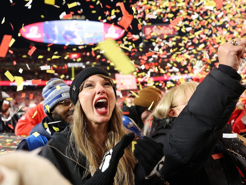 Yes! Taylor Swift ist außer sich vor Freude ... (Bild: APA/Getty Images via AFP/GETTY IMAGES/David Eulitt)