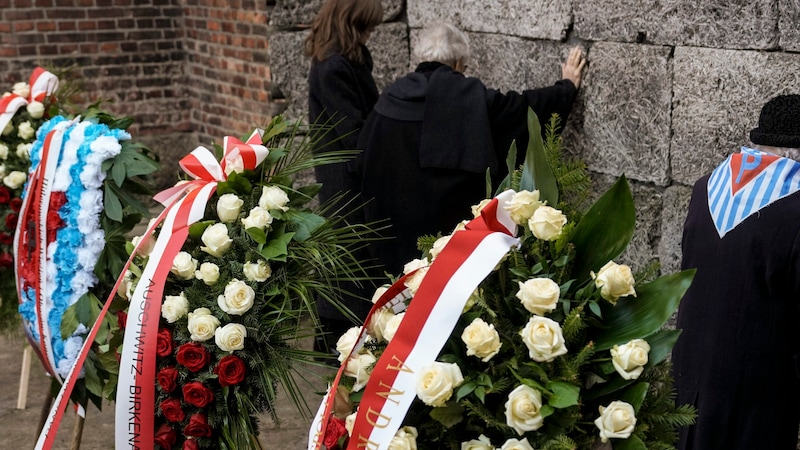 Commemoration of the Holocaust victims in Auschwitz on Monday (Bild: AP/Oded Balilty)