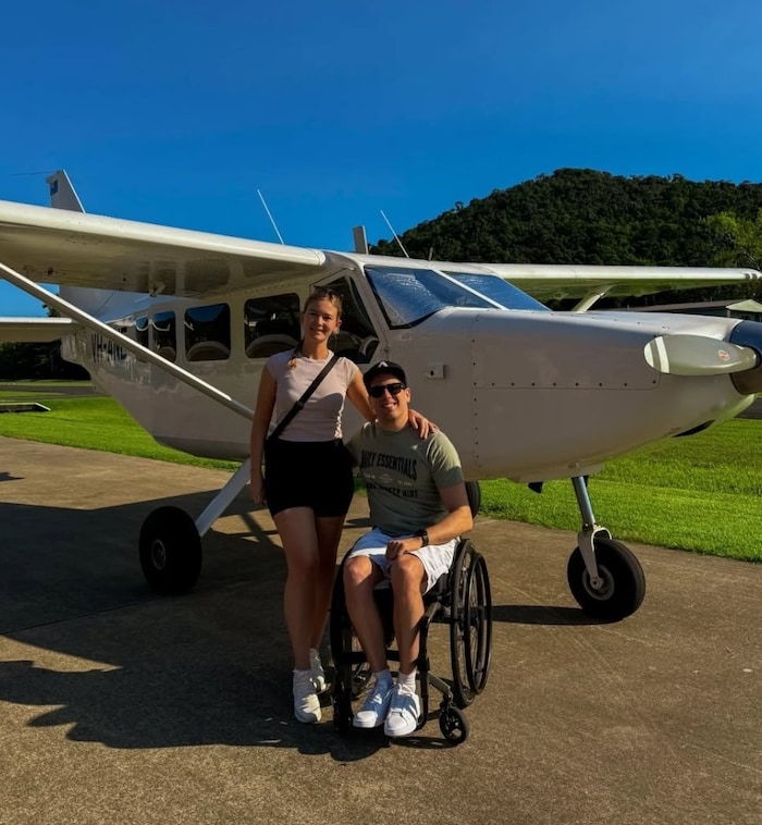 Mit Freundin Julia flog Lukas in diesem Flugzeug über das Great Barrier Reef.