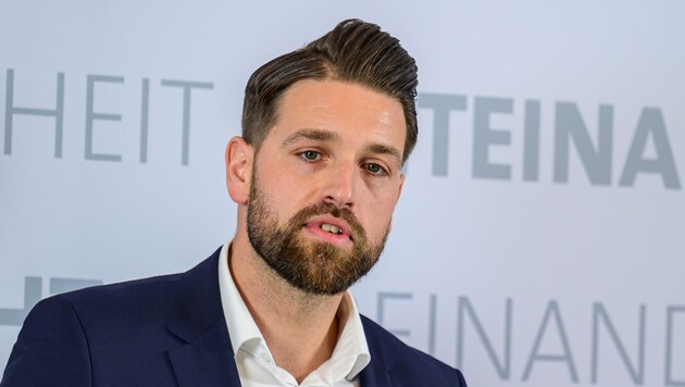 SPÖ regional manager Florian Koppler is leaving the party headquarters. (Bild: Werner Kerschbaummayr/WERNER KERSCHBAUMMAYR / FOTOKERSCHI)