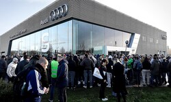 Angestellte protestieren vor dem Werk in Brüssel.