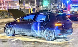 Dieser Pkw prallte am Wochenende in der Fürstenallee gegen ein Taxi.