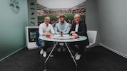 Maximiliano Caufriez (M.) mit Stephan Reiter (li.) und Rouven Schröder. (Bild: FC Red Bull Salzburg)