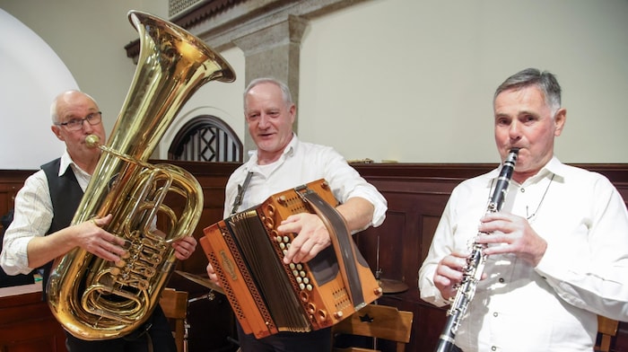 Several live bands played hearty tunes while the beer flowed freely.