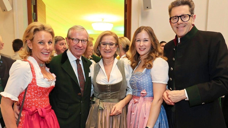 The ÖVP provincial governors Haslauer and Mikl-Leitner with State Secretary Plakolm and Economic Chamber President Mahrer (Bild: Tuma Alexander/Starpix)