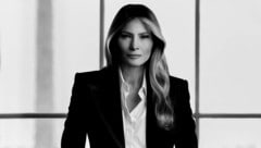 First Lady Melania Trump auf ihrem offiziellen Porträt (Bild: x.com/FLOTUS)