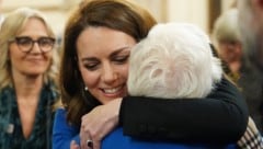 Prinz William und Prinzessin Kate trafen anlässlich des Holocaust-Gedenktags und des 80. Jahrestags der Befreiung von Auschwitz-Birkenau, mit Überlebenden des Holocaust zusammen. (Bild: APA/AFP/POOL/Arthur EDWARDS)