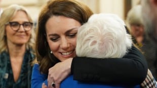 Prinz William und Prinzessin Kate trafen anlässlich des Holocaust-Gedenktags und des 80. Jahrestags der Befreiung von Auschwitz-Birkenau, mit Überlebenden des Holocaust zusammen. (Bild: APA Österreich Bild/AFP/POOL/Arthur EDWARDS)