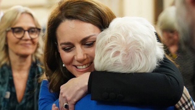 Prince William and Princess Kate met with Holocaust survivors to mark Holocaust Remembrance Day and the 80th anniversary of the liberation of Auschwitz-Birkenau. (Bild: APA/AFP/POOL/Arthur EDWARDS)