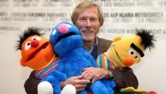 Horst Janson mit Bert , Ernie und Grobie aus der „Sesamstraße“