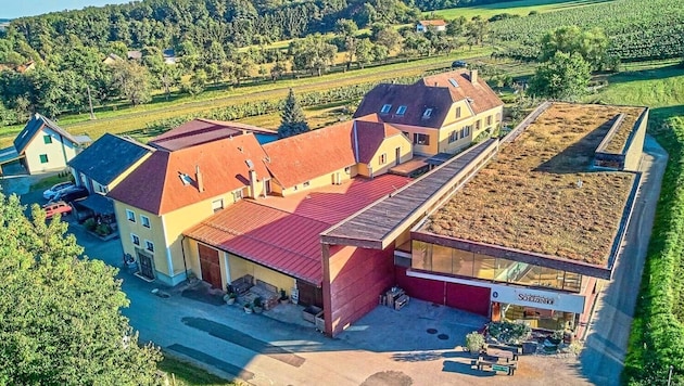 The Schützenhof winery is fully productive and plays all the tunes. (Bild: AURENA)