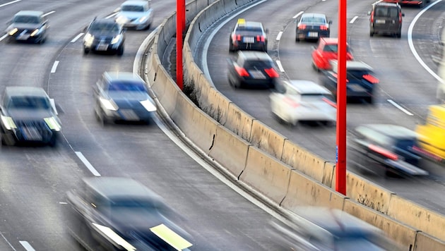 Seit dem Vorjahr sind auf Kärntens Straßen fast doppelt so viele SUV unterwegs wie Kleinwagen. (Bild: APA/ROLAND SCHLAGER / APA / picturedesk.com)