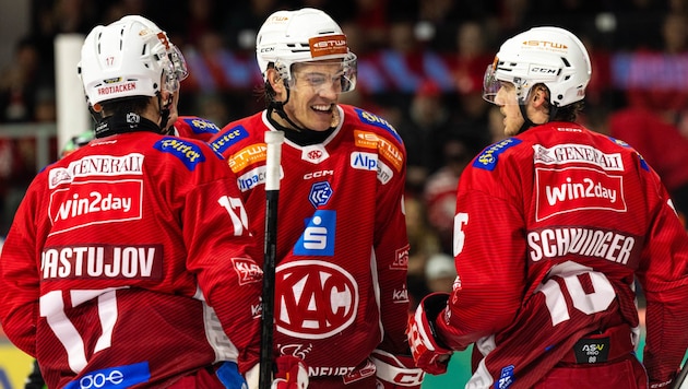 Great jubilation among the KAC cracks ... (Bild: GEPA/Matthias Trinkl)