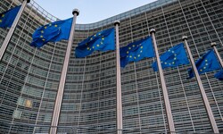 Die US-Konzerne sollen gegen den sogenannten Digital Markets Act verstoßen haben.