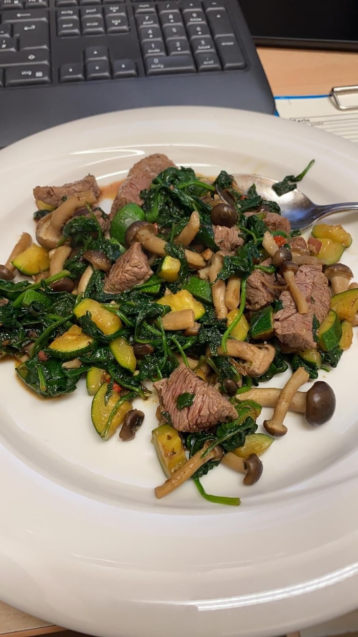 Keto also works in the office. Simply prepare your meals! 