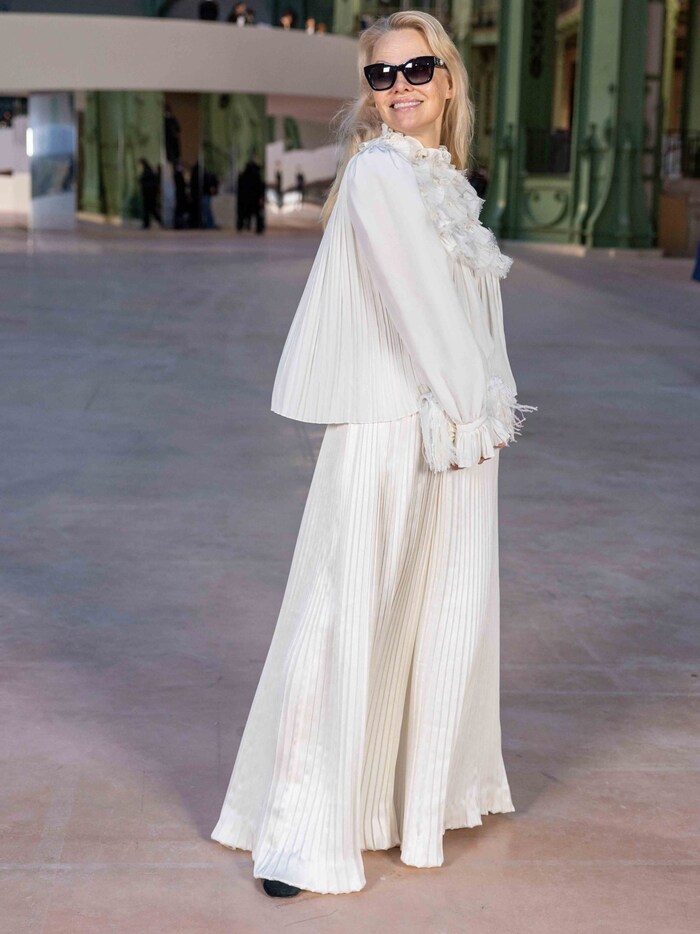 Die Schauspielerin machte in ihrem weißen Look eine gute Figur.