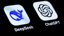 Einem Bericht zufolge könnten ausspionierte Daten von ChatGPT in die Entwicklung des chinesischen Konkurrenten DeepSeek geflossen sein. (Bild: APA/AFP/JOEL SAGET)