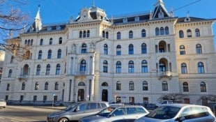 Die Gebühren für Verfahren sind seit 1. April stark gestiegen, etwa auch am Landesgericht für Zivilrechtssachen in Graz. (Bild: Eva Stockner)